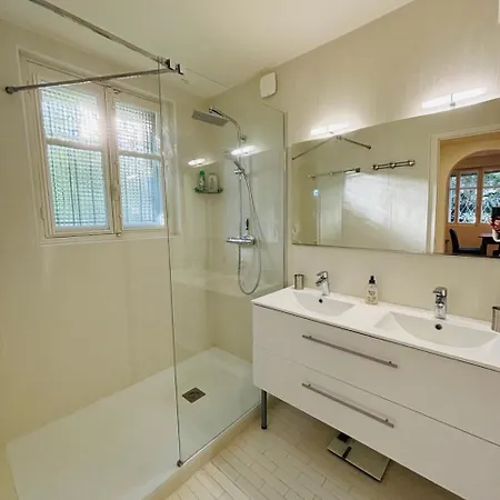 Agreable 2 Pieces Avec Terrasse Et Jardin * Cannes