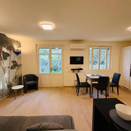 Agreable 2 Pieces Avec Terrasse Et Jardin 칸느